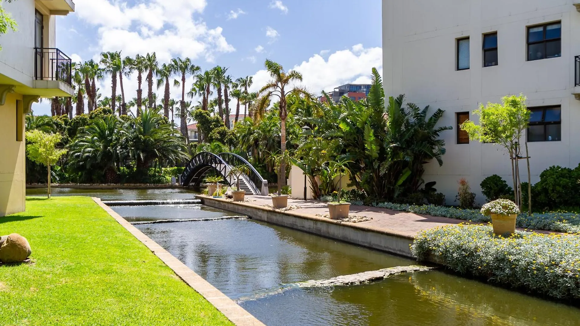 Canal Front Apartment Cape Town