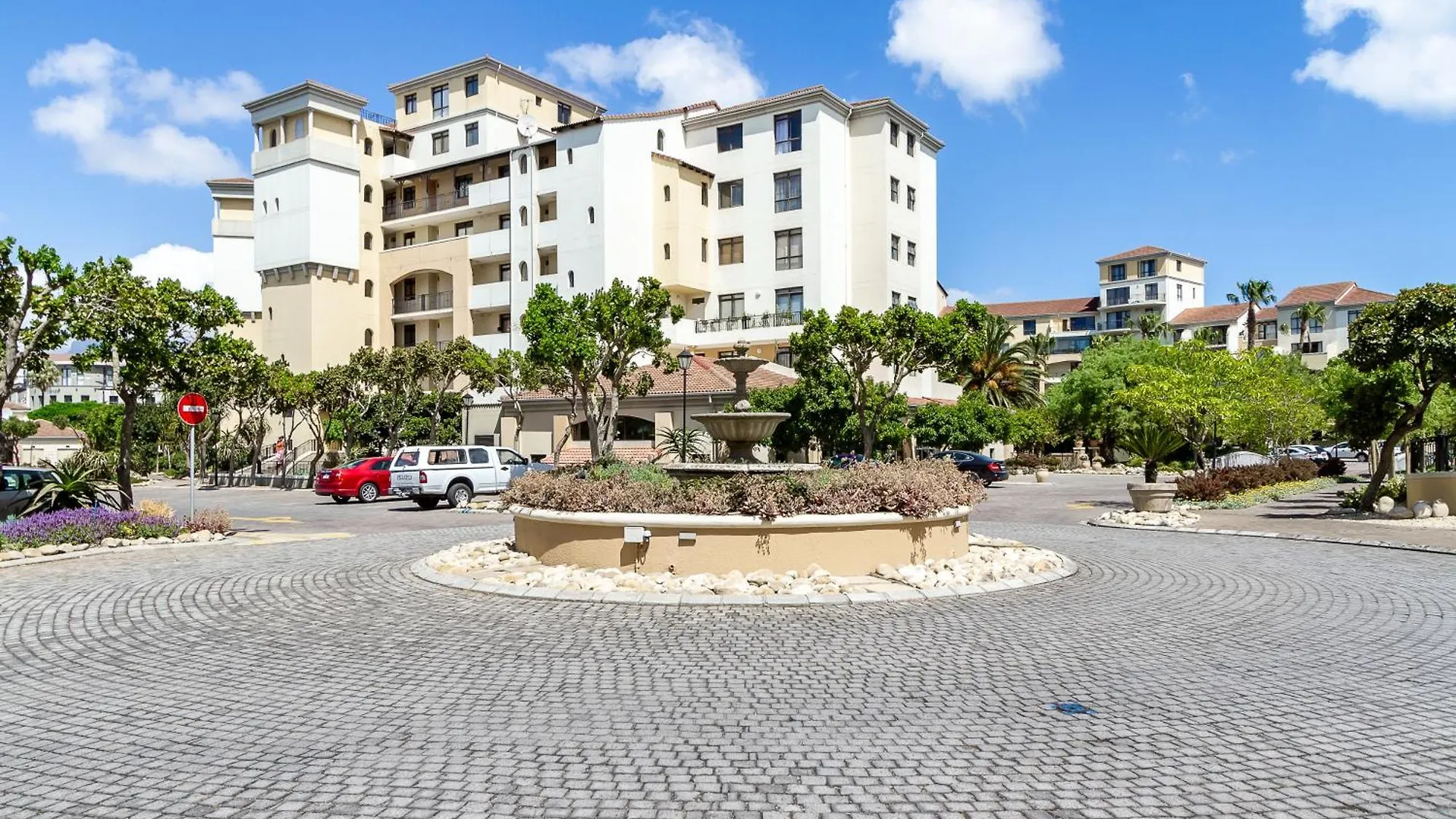 Canal Front Apartment Cape Town