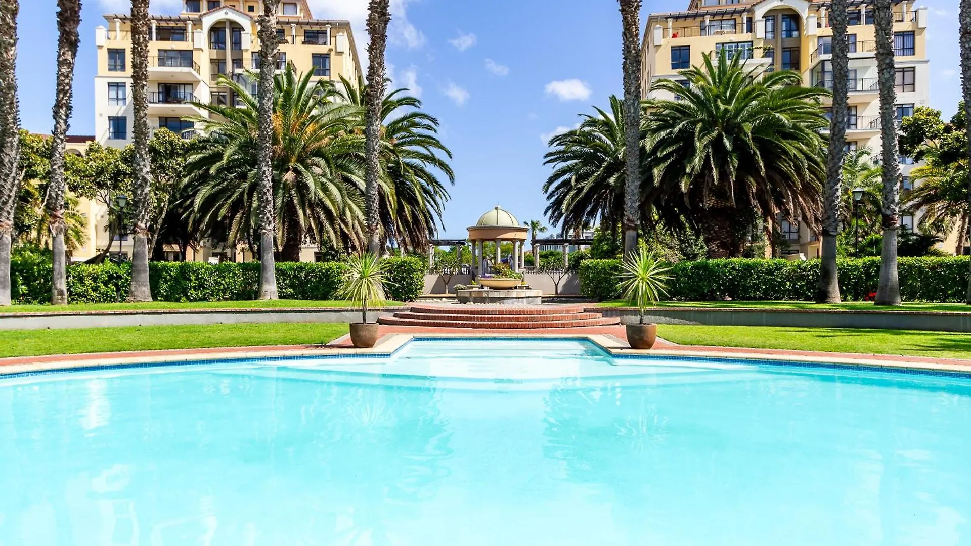 Canal Front Apartment Cape Town