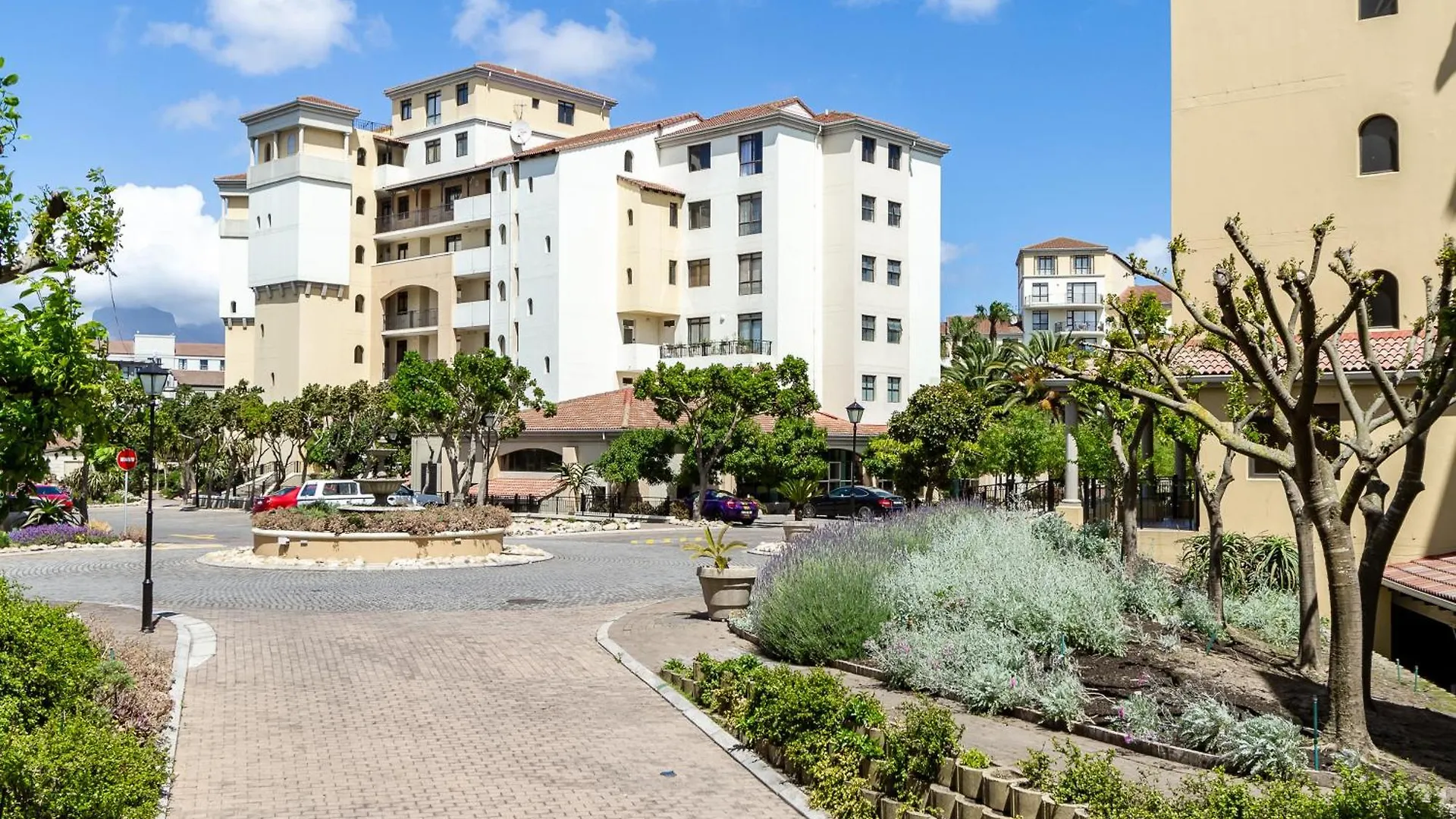 Canal Front Apartment Cape Town